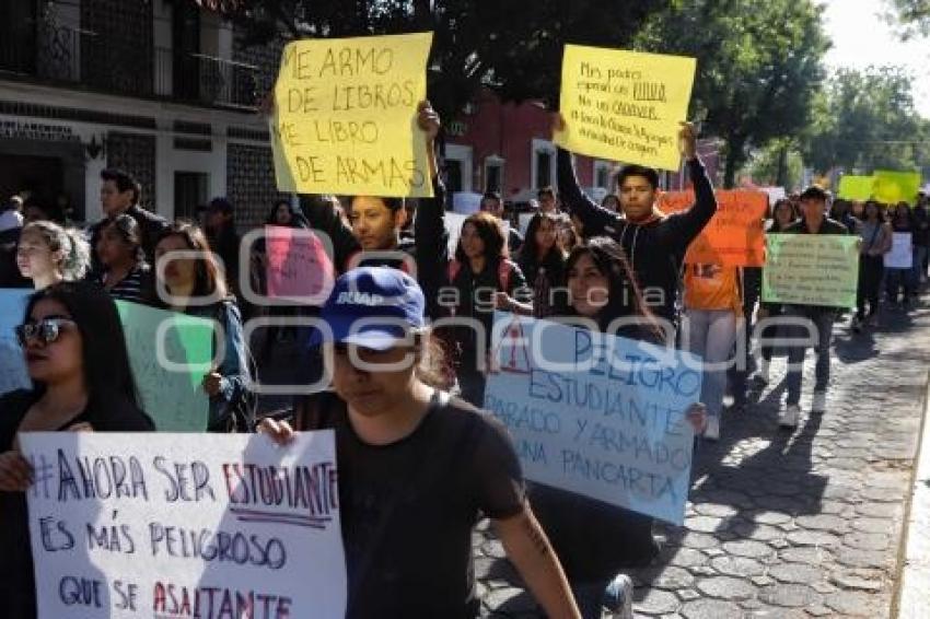 MANIFESTACIÓN ESTUDIANTES BUAP
