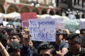 MARCHA ESTUDIANTES UTP