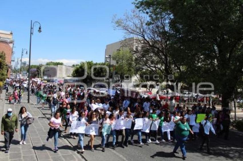 MARCHA ESTUDIANTES UTP