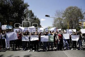 IBERO . MANIFESTACIÓN ESTUDIANTES