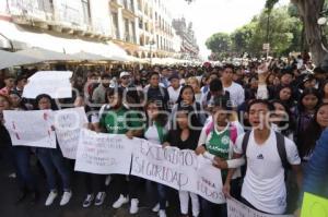 MARCHA ESTUDIANTES UTP