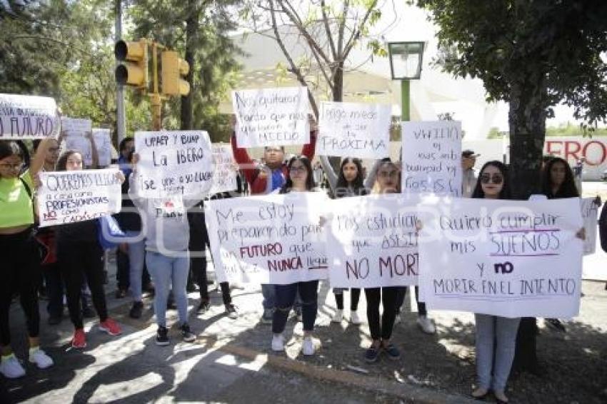 IBERO . MANIFESTACIÓN ESTUDIANTES