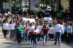 MARCHA ESTUDIANTES UTP