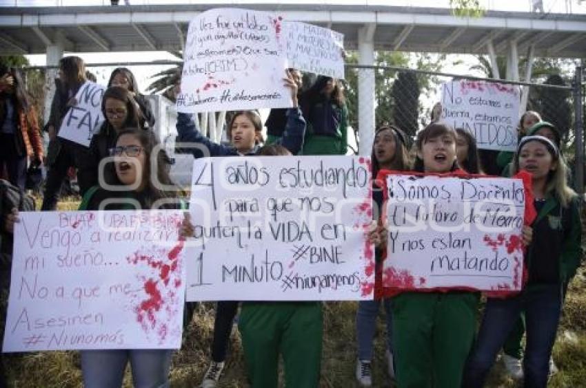 MANIFESTACIÓN . ESTUDIANTES BINE