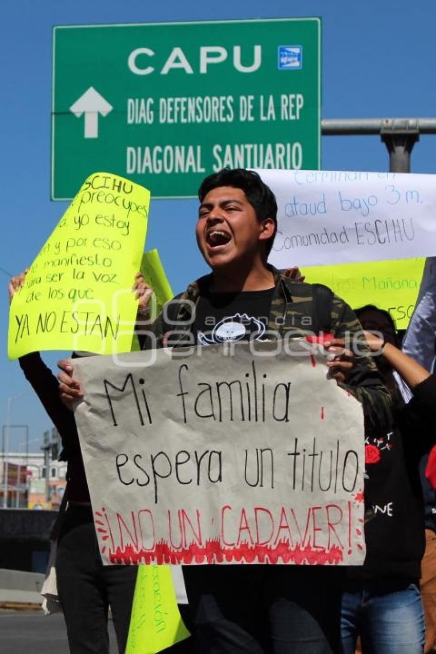 MARCHA ESTUDIANTES UTP