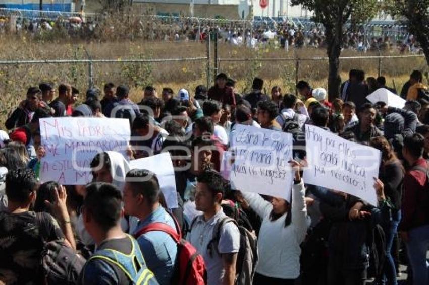 MARCHA ESTUDIANTES UTP