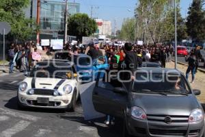 MARCHA ESTUDIANTES UTP