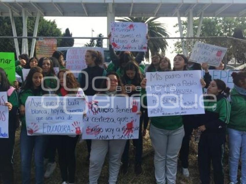 MANIFESTACIÓN . ESTUDIANTES BINE