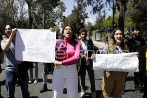 IBERO . MANIFESTACIÓN ESTUDIANTES