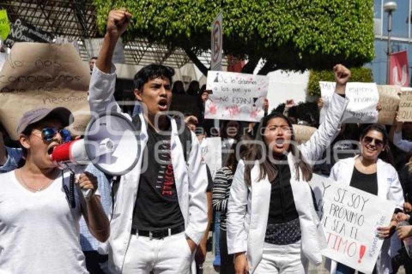 MANIFESTACIÓN ESTUDIANTES . UPAEP