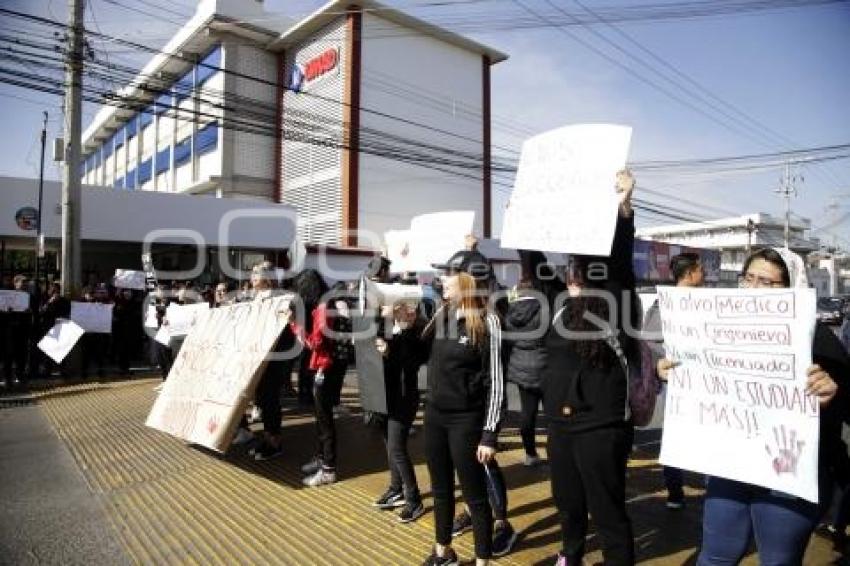 MANIFESTACIÓN ESTUDIANTES . UMAD