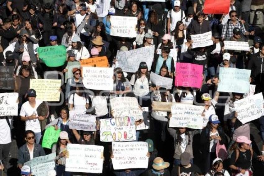 MEGA MARCHA UNIVERSITARIA