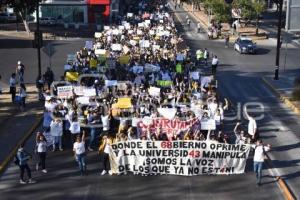 MEGA MARCHA UNIVERSITARIA