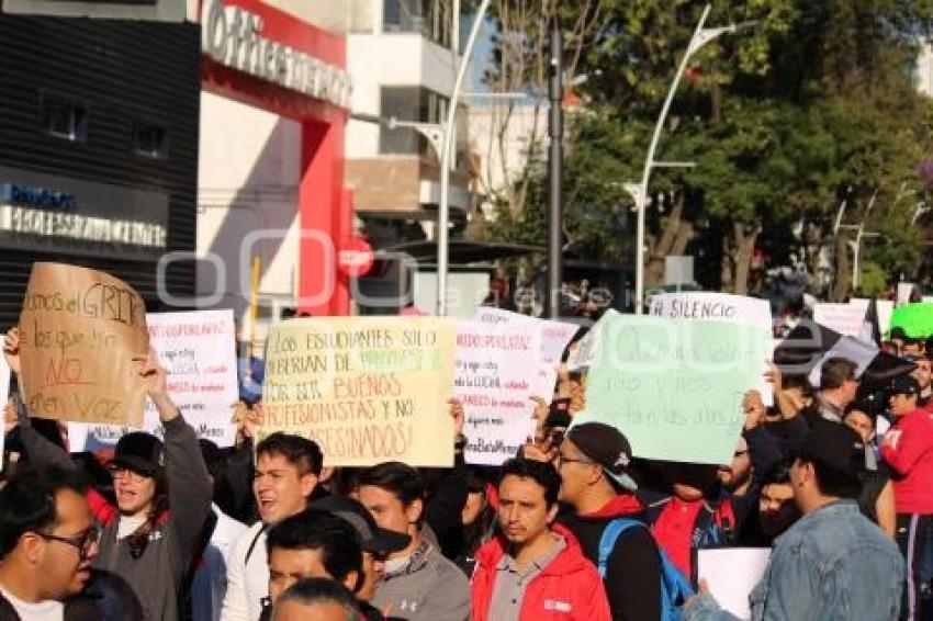 MEGA MARCHA UNIVERSITARIA