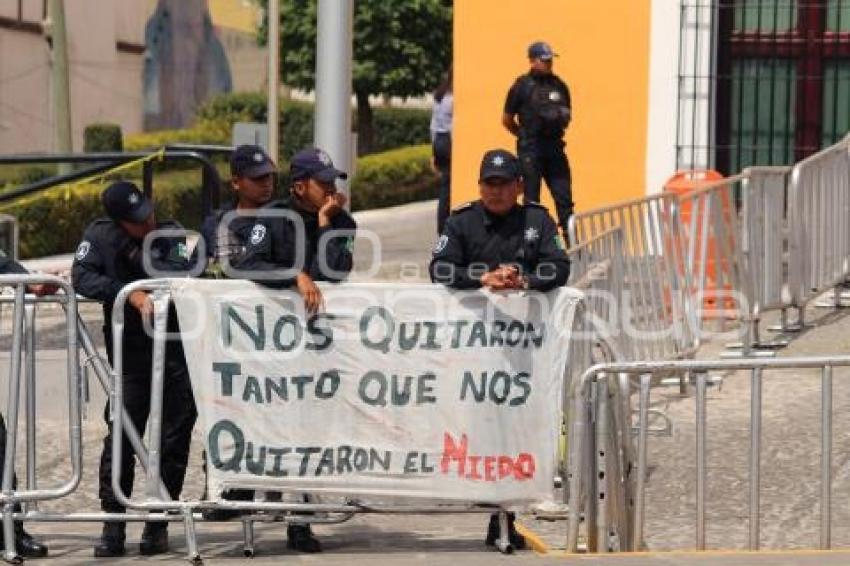 MEGA MARCHA UNIVERSITARIA . SEGURIDAD