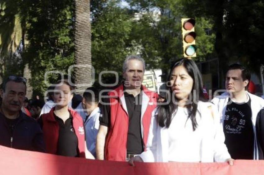 MEGA MARCHA UNIVERSITARIA . RECTOR UPAEP