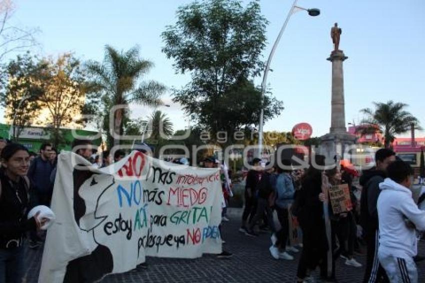 MEGA MARCHA UNIVERSITARIA