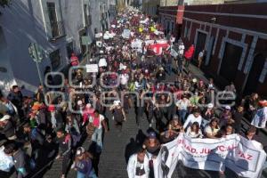 MEGA MARCHA UNIVERSITARIA