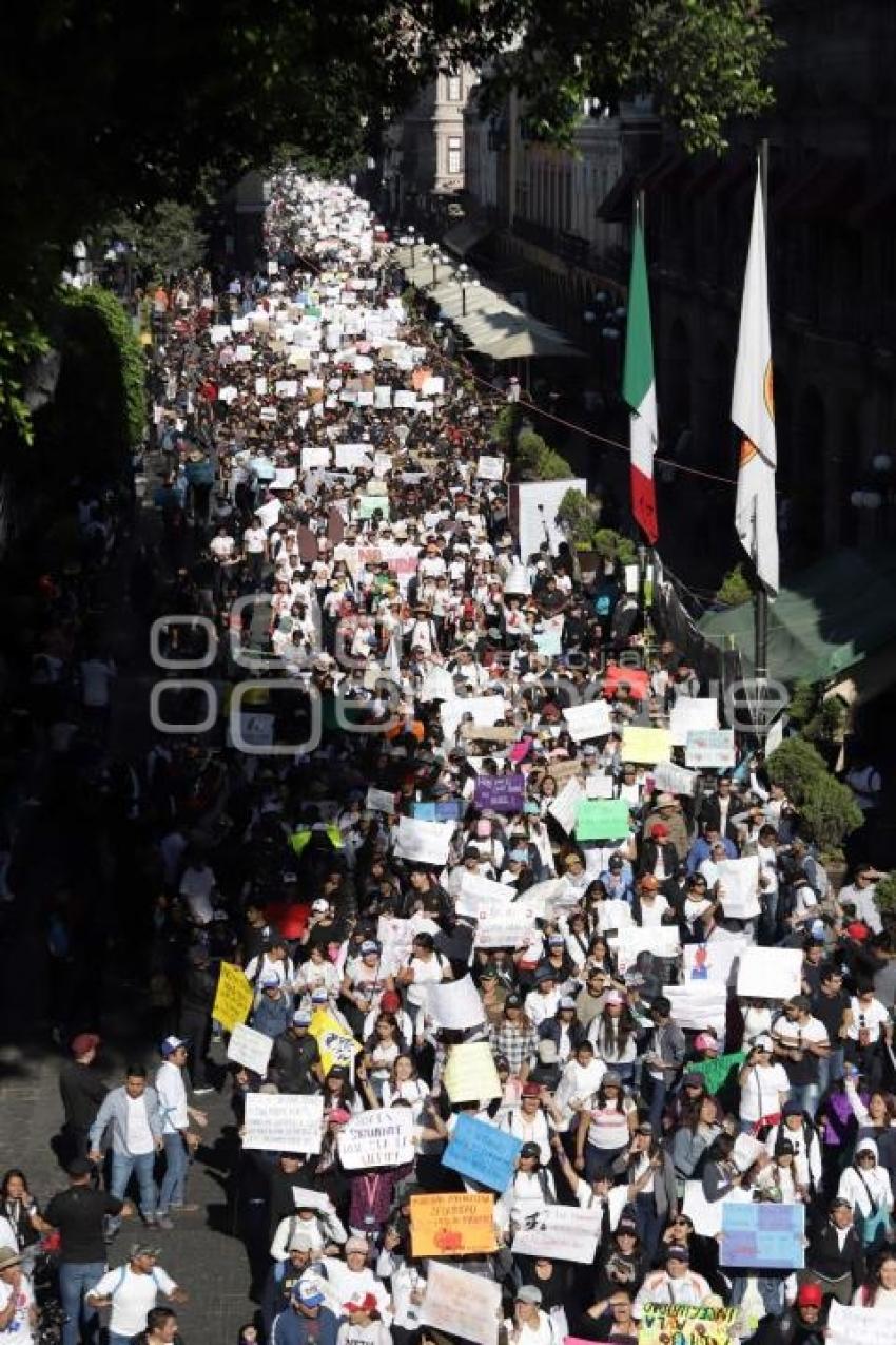 MEGA MARCHA UNIVERSITARIA