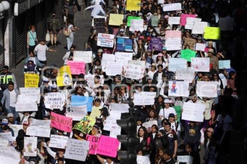 MEGA MARCHA UNIVERSITARIA