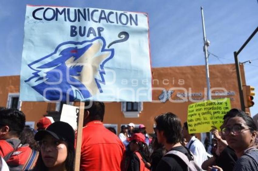 MEGA MARCHA UNIVERSITARIA