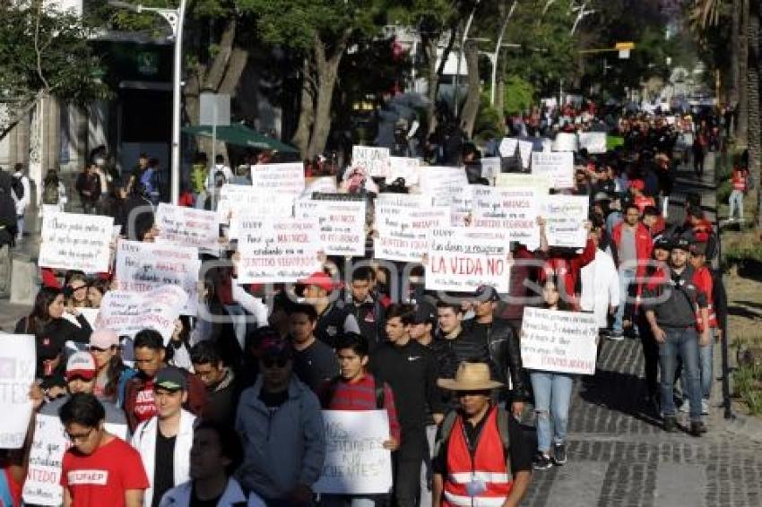 MEGA MARCHA UNIVERSITARIA