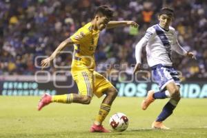 FÚTBOL . CLUB PUEBLA VS TIGRES