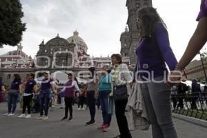 CADENA HUMANA MUJERES