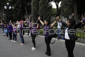 CADENA HUMANA MUJERES