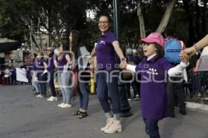 CADENA HUMANA MUJERES