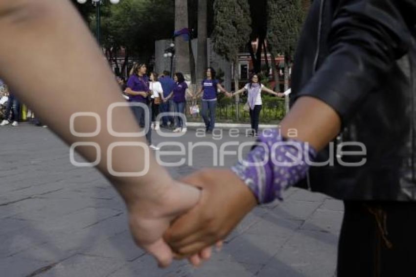 CADENA HUMANA MUJERES