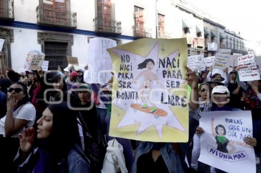 MARCHA . DÍA DE LA MUJER