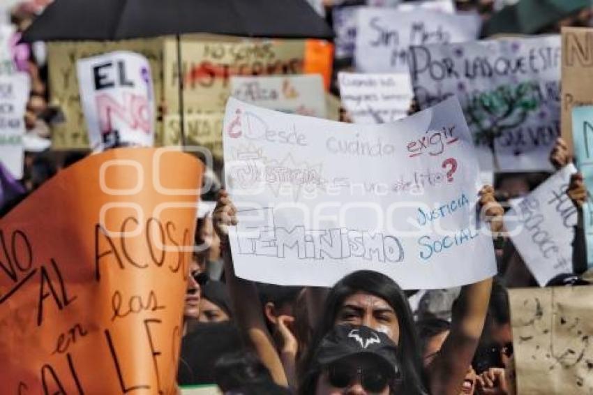 MARCHA . DÍA DE LA MUJER