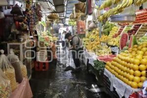 MERCADO ZAPATA . LIMPIEZA