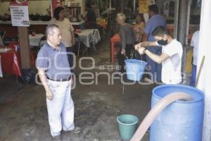 MERCADO ZAPATA . LIMPIEZA