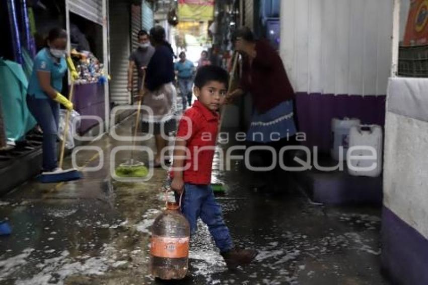 MERCADO LA ACOCOTA . LIMPIEZA