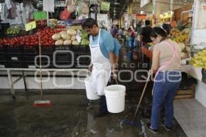 MERCADO LA ACOCOTA . LIMPIEZA