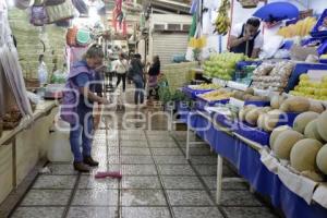 MERCADO LA ACOCOTA . LIMPIEZA