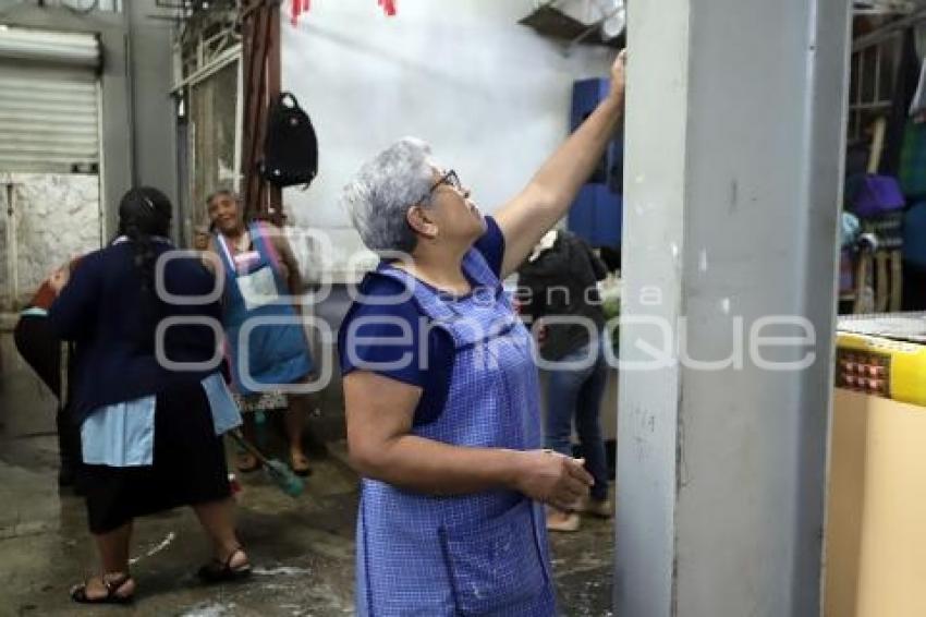 MERCADO LA ACOCOTA . LIMPIEZA