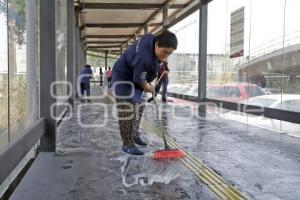 METROBÚS . LIMPIEZA POR CORONAVIRUS