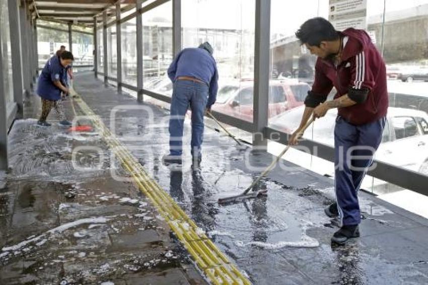 METROBÚS . LIMPIEZA POR CORONAVIRUS