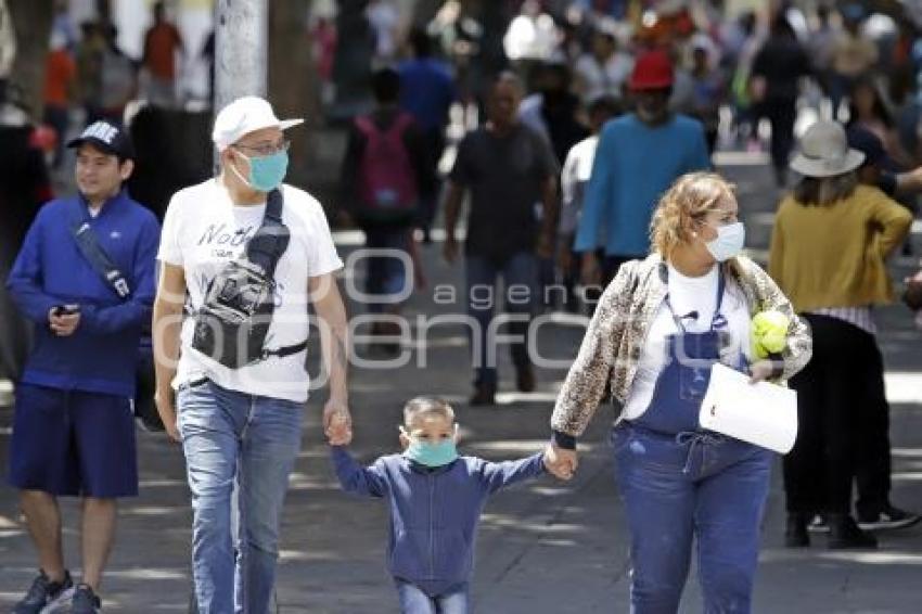 CORONAVIRUS . GENTE EN LAS CALLES