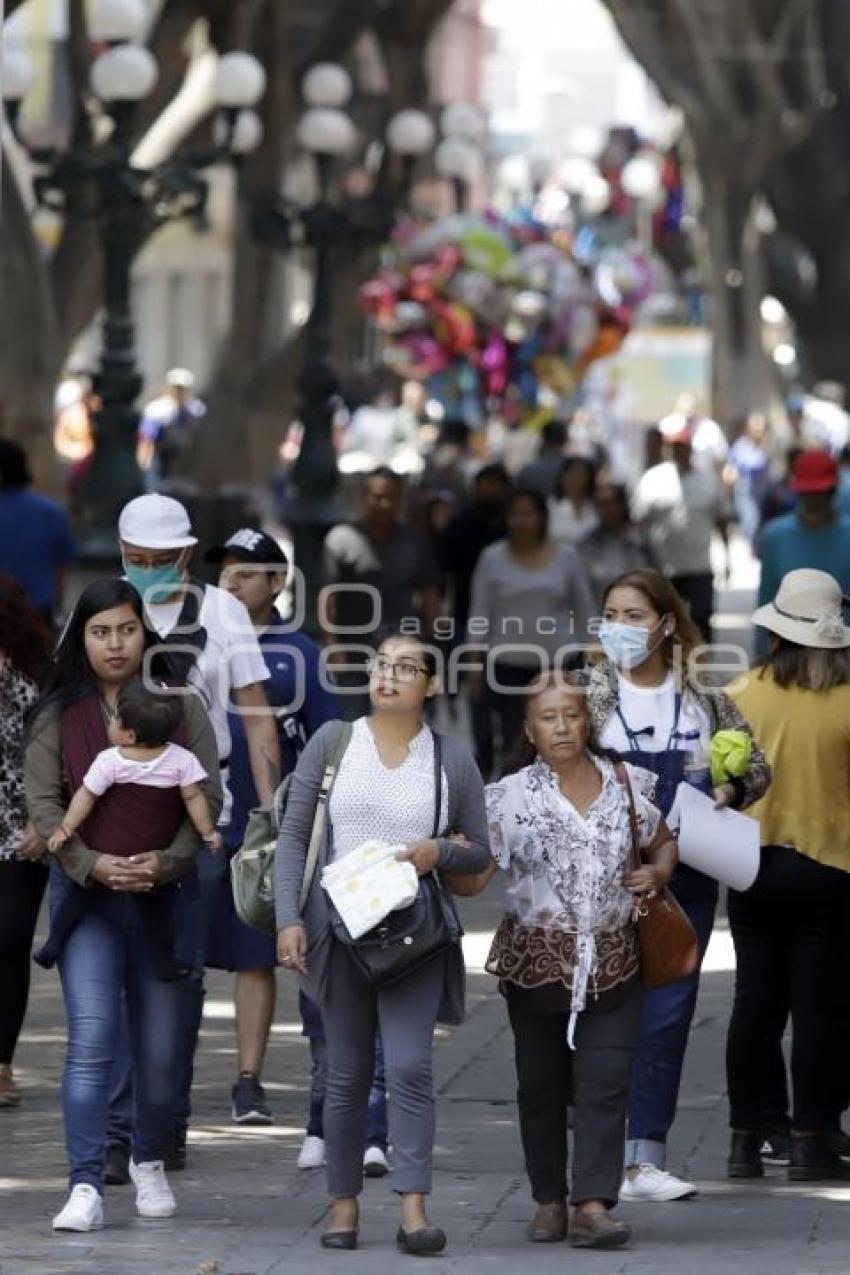 CORONAVIRUS . GENTE EN LAS CALLES