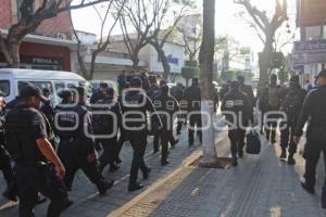 TEHUACÁN . PROTESTA POLICIACA