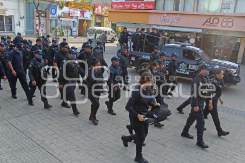 TEHUACÁN . PROTESTA POLICIACA