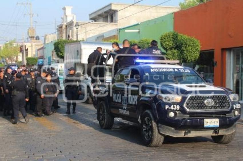 TEHUACÁN . PROTESTA POLICIACA