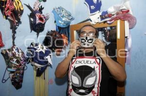 LUCHA LIBRE . CUBREBOCAS