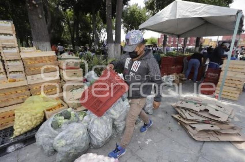 CHOLULA . MERCADIF