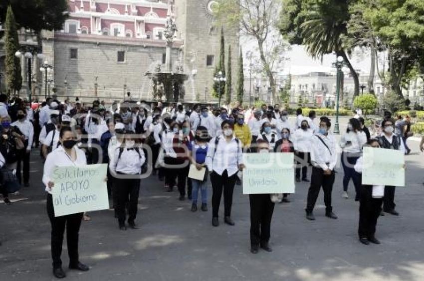 MANIFESTACIÓN MESEROS