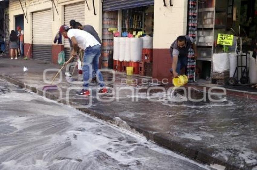 LIMPIEZA MERCADO 5 DE MAYO